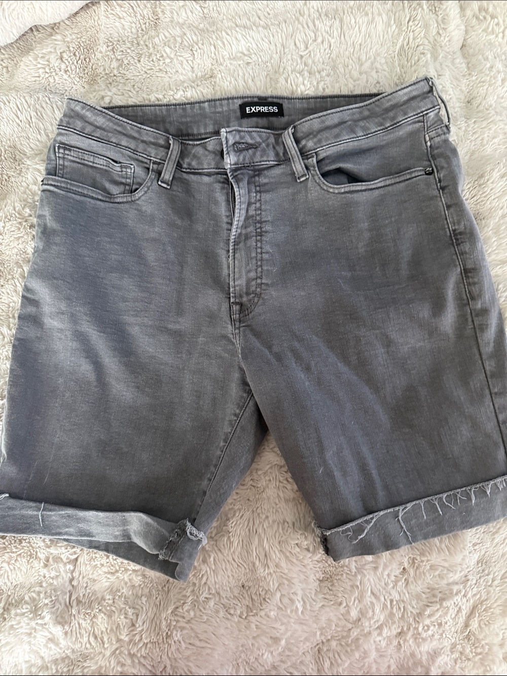 Express Men's Gray Washed Denim Rolled-Hem Shorts